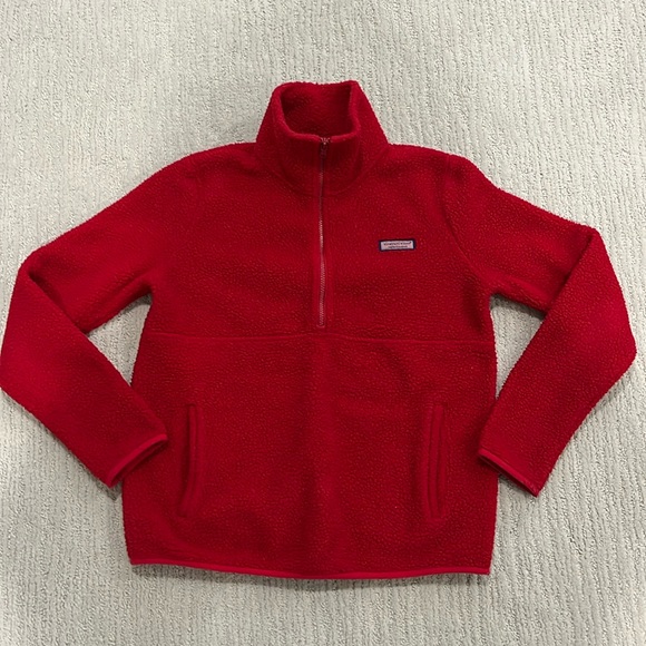Red Vineyard fleece top. - Picture 1 of 3
